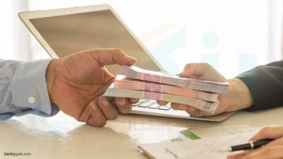 البنوك المدرجة بالبورصة توظف 47.5% من ودائعها بالقروض بنهاية مارس 2022