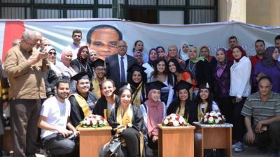 الأمل والعمل والمستقبل.. تجارة القاهرة تصدر الأمل وطاقة الشباب للمجتمع