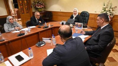 «وزيرة التضامن الاجتماعي» تستقبل نائب وزير الاتصالات وتكنولوجيا المعلومات لاستكمال استراتيجية التحول الرقمي