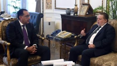 رئيس الوزراء يلتقي محافظ البنك المركزي لاستعراض عدد من الملفات الاقتصادية