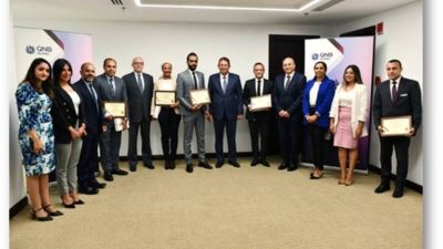 الرئيس التنفيذي لـQNB الأهلي يكرّم موظفي البنك المتميزين لشهر يوليو