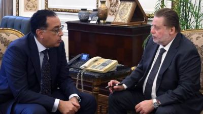 رئيس الوزراء يستعرض مع محافظ البنك المركزي محاور المؤتمر الاقتصادى الذى كلف به الرئيس