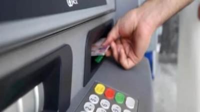 احدهما عائمة والأخرى ببصمة الوجه .. تعرف على أغرب ٦ ماكينات صراف آلي بالعالم!