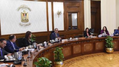 رئيس الوزراء يواصل متابعة إجراءات تنظيم المؤتمر الاقتصادي الذي كلّف به رئيس الجمهورية