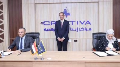 وزير الاتصالات يزور مركز إبداع مصر الرقمية "كرياتيفا" بجامعة جنوب الوادى