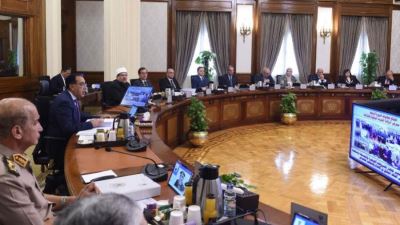 «الوزراء» يوافق علي مشروع قانون يسمح للمصريين بالخارج باستيراد السيارات للاستعمال الشخصي بدون جمارك