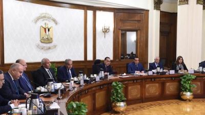 مدبولي: لن يتم السماح بإخفاء السلع أو المبالغة في الأسعار والمُضاربة وسيتم التعامل بمنتهى الحسم مع المخالفين 