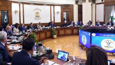 مجلس الوزراء يوافق بالترخيص لإصدار عملات تذكارية غير متداولة من الفضة فئة 100 جنيه