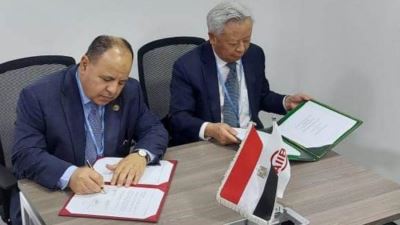 وزير المالية يوقع مذكرة تفاهم لاستضافة اجتماعات البنك الآسيوي للاستثمار في البنية التحتية بشرم الشيخ