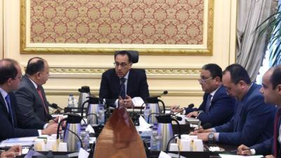 رئيس الوزراء يستعرض مع وزير المالية التقديرات الأولية للموازنة العامة للعام المالي الحالي