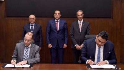 رئيس الوزراء يشهد توقيع بروتوكول تعاون لتقديم خدمات الشهر العقاري والتوثيق من خلال مقار الشركة المصرية للاتصالات