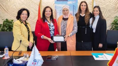 فريق مدينة زويل للعلوم والتكنولوجيا يزور البنك المصري لتنمية الصادرات