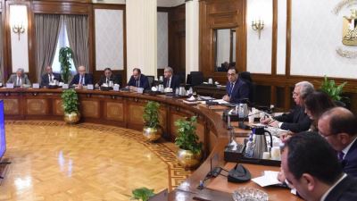 رئيس الوزراء: بدء الترتيبات الخاصة بالإفراج عن كل السلع الموجودة في الموانئ تباعاً