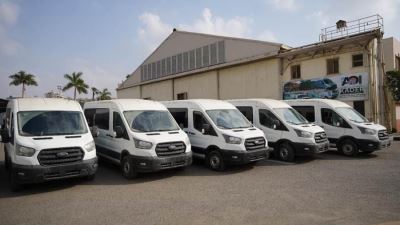 التخطيط والتنمية الاقتصادية تسلم قطاع الأحوال المدنية 18 مركز تكنولوجي متنقل جديد لخدمة المواطنين