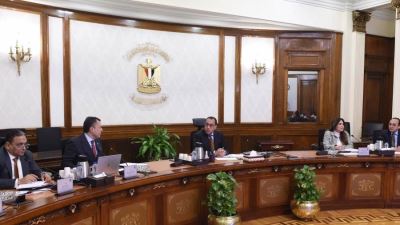 رئيس الوزراء يتابع مع وزير السياحة والآثار جهود الوزارة في ملفات العمل المختلفة
