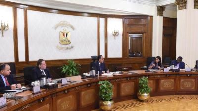 رئيس الوزراء يتابع ملفات التعاون مع مجموعة البنك الدولي  بحضور محافظ المركزي