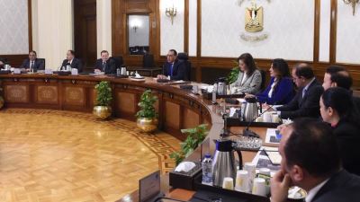 رئيس الوزراء يستعرض خطة الطروحات قبل الإعلان عنها بحضور محافظ المركزي