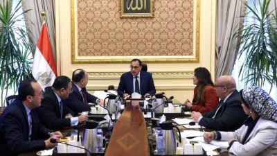 رئيس الوزراء يجتمع بوزير المالية لمراجعة مشروعات قوانين تتضمن تيسيرات ضريبية لتحفيز القطاع الصناعي