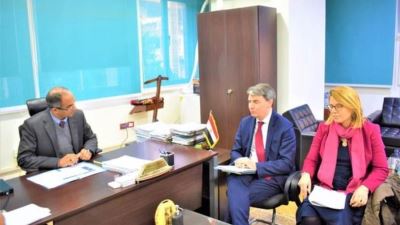 ‫ نائب وزير الإسكان يبحث مع ممثلي بنك الاستثمار الأوروبي موقف المشروعات المشتركة