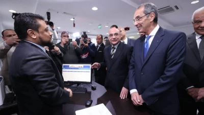 وزيرا العدل والاتصالات وتكنولوجيا المعلومات يفتتحان ثلاثة فروع توثيق مميزة وإتاحة العمل بها في الفترة المسائية