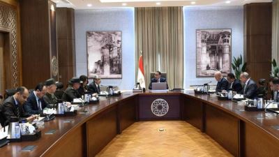 رئيس الوزراء يتابع موقف توصيل المرافق لمشروع تطويرعواصم المحافظات 