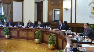 رئيس الوزراء يتابع موقف تطبيق منظومة الشحن المسبق "ACI" بحضور محافظ المركزي