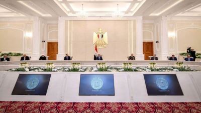 الرئيس السيسي يتابع خطة الحكومة لنقل الوزارات وأجهزة الدولة للعاصمة الإدارية