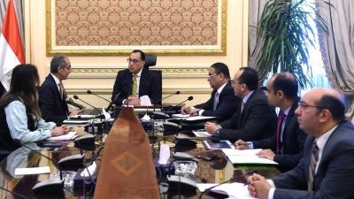 رئيس الوزراء يتابع مع وزير الاتصالات مستجدات عدد من مشروعات الوزارة