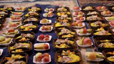 «مصر لا تنسى أبنائها» يتصدر «تويتر» بعد توزيع 1000 وجبة على المصريين العاملين بالكويت