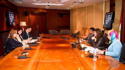 الهجرة تنسق مع «المركزي» و«الضرائب» لتيسير استفادة المصريين بأوروبا من مبادرة استيراد السيارات