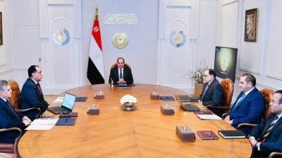 الرئيس يوجه بمواصلة تنفيذ استراتيجية تطوير قناة السويس ومجراها الملاحي
