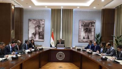 رئيس الوزراء يبحث موقف خطة التحول الرقمي لتطوير مراكز خدمات المستثمرين