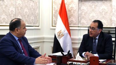 رئيس الوزراء يستعرض مع وزير المالية مستهدفات موازنة العام المالي المقبل 2023/2024