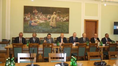 اقتصادية قناة السويس تبحث التعاون في المشروعات الصغيرة والمتوسطة 