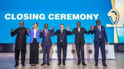 حسن عبد الله يسلم رئاسة مجلس محافظي مجموعة بنك التنمية الافريقي إلى "كينيا"