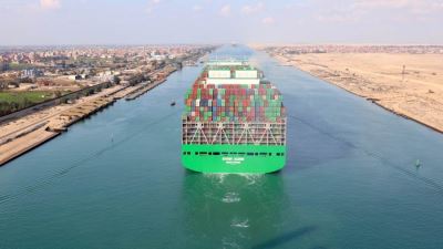 المركزي: 18.4% نموًا بحصيلة رسوم المرور بقناة السويس لتسجل 7 مليار دولار خلال 2021/2022