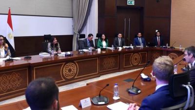 مسئولو مجلس الوزراء يلتقون وفد وزارة الخزانة الأمريكية