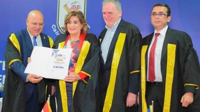 جامعة القاهرة تكرم نور الزيني كمحاضر ببرنامج الشهادة المهنية بالإدارة الرياضية