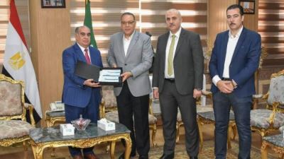محافظ الشرقية يلتقي الرئيس التنفيذي لأفرع البنك الزراعي المصري