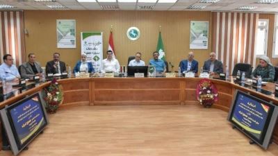 محافظ الشرقية يُوزع 47 قرض حسن بدون فوائد على الأسر الأكثر إحتياجاً