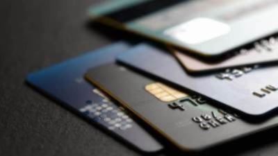 بطاقات البنك الأهلي المتحد الائتمانية تتيح 5% كاش باك عند دفع المصاريف الدراسية