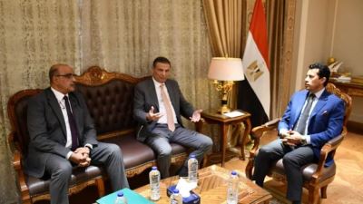 وزير الشباب والرياضة يلتقي رئيس البنك الزراعي لبحث دعم العديد من المشروعات الشبابية