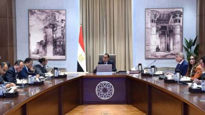 رئيس الوزراء يبحث إجراءات تنفيذ حزمة الحوافز الجديدة للاستثمار الصناعي