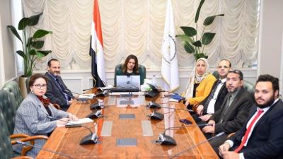 وزيرة الهجرة تعقد اجتماعًا تشاوريًا مع أعضاء المجلس التأسيسي لـ"شركة المصريين بالخارج للاستثمار" ورجال أعمال مصريين بالكويت