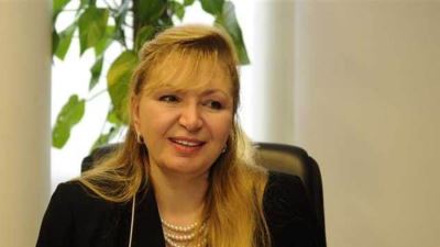 الدماطى: اتفاقية تبادل العملات مع الإمارات خطوة جيدة لتخفيف ضغط الدولار