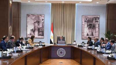 مدبولي يتابع إجراءات خفض التضخم وتوفير السلع الأساسية وسد الفجوة الدولارية بحضور مسؤولي البنك المركزي