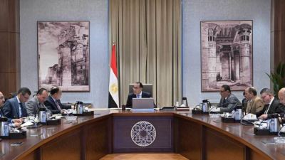 رئيس الوزراء يتابع مؤشرات الإيرادات العامة للدولة وإجراءات ضمان استمرار الانضباط المالي  