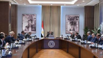 مدبولي يتابع تنفيذ مبادرة خفض أسعار السلع بحضور وكيل محافظ البنك المركزي 