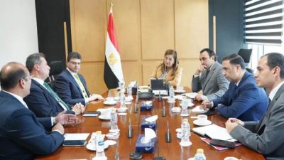 وزيرة التخطيط تلتقي بالفريق التنفيذي لبنك ستاندرد تشارترد لدعم سبل التعاون