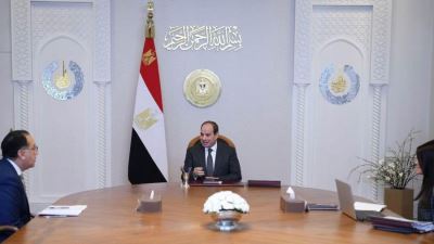 الرئيس يبحث مستجدات التحديات التنموية الناتجة عن الأزمات العالمية المتلاحقة مع الحكومة